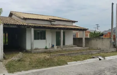 Casa com 3 dormitórios à venda, 150 m² por r$ 228.000,00 - fazendinha - araruama/rj