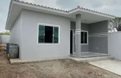 Casa com 2 dormitórios à venda, 70 m² por r$ 320.000,00 - praia do barbudo - araruama/rj