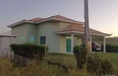 Casa com 2 dormitórios à venda, 100 m² por r$ 290.000,00 - outeiro - araruama/rj