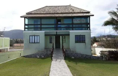 Casa com 2 dormitórios à venda, 220 m² por r$ 950.000,00 - barroco (itaipuaçu) - maricá/rj