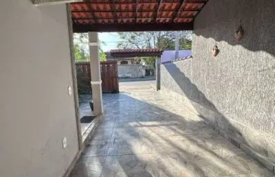 Casa com 3 dormitórios à venda, 128 m² por r$ 480.000 - vila capri - araruama/rj