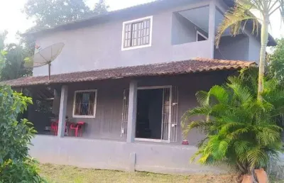 Casa com 2 dormitórios à venda, 186 m² por r$ 220.000,00 - banqueiros - araruama/rj