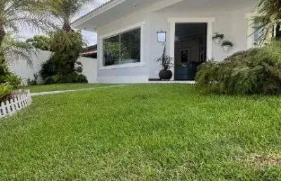 Casa com 4 dormitórios à venda, 300 m² por r$ 1.400.000,00 - parque hotel - araruama/rj