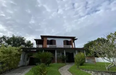 Casa com 3 quartos para alugar na Avenida Araruama, 2391, Pontinha, Araruama