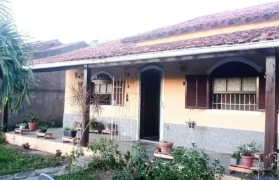 Casa com 2 quartos à venda na Rua Berlim, 141, Vila Capri, Araruama