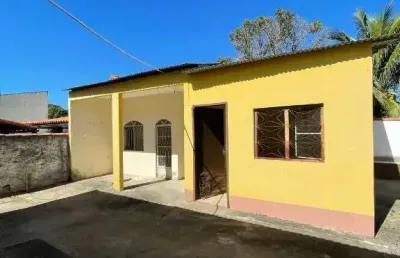 Casa comercial com 144 m² pelo aluguel de r$ 3.000,00 - praça da bandeira - araruama/rj