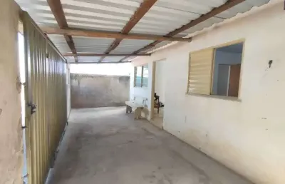 Casa com 2 quartos à venda na rua joão de deus, monte castelo, juiz de fora, 130 m2 por r$ 150.000