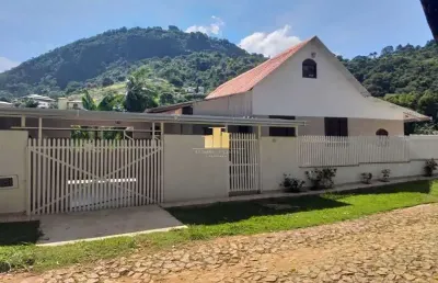 Casa em condomínio fechado com 3 quartos à venda na rodovia br-040, salvaterra, juiz de fora, 250 m2 por r$ 790.000
