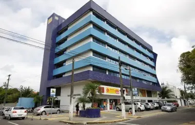 Sala comercial de 130 m², com 5 ambientes internos, lavabo e totalmente mobiliada, pronta para uso imediato.