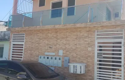 Vila com 05 apartamentos e uma casa no bairro lirio do vale