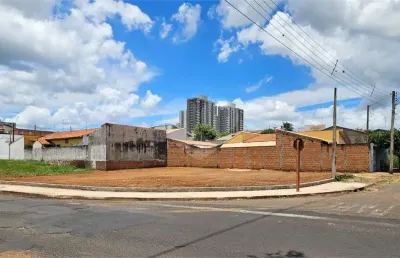 Terreno à venda na Clóvis Colombo, Residencial Cambuy, Araraquara