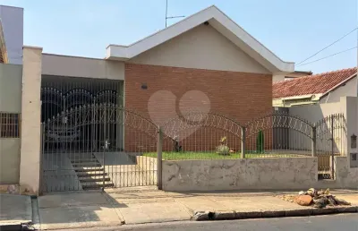 Casa com 3 quartos à venda na Bandeirantes, Centro, Araraquara