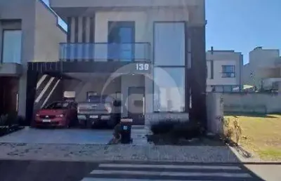 Casa disponível para locação no exclusivo condomínio parque doman paysage ancore!