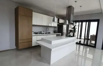 Casa em condomínio fechado de alto padrão com lazer, estuda propostas.
