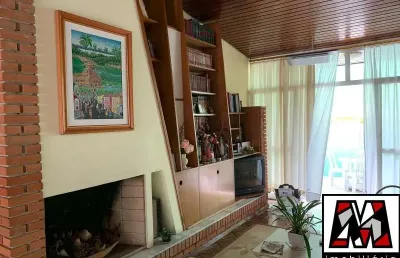 Casa térrea a venda em jundiaí, bairro nobre, com 04 dormitórios, quintal enorme, 04 vagas cobertas, estuda permuta.
