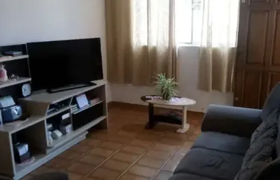 Casa a venda em bairro tranquilo, local de fácil acesso, térrea, com edícula, estrada velha de são paulo