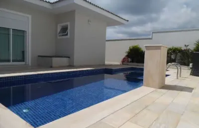Casa em condomínio, nova, lazer total, armários planejados