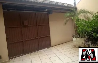 Casa à venda em jundiaí-sp: 3 quartos, 1 suíte, 2 salas, 3 banheiros, 4 vagas de garagem, 220m² na vila galvão!