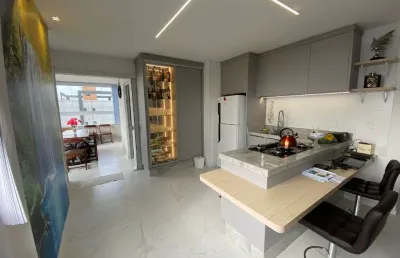 Lindo apartamento pertinho da praia no centro de balneario piçarras