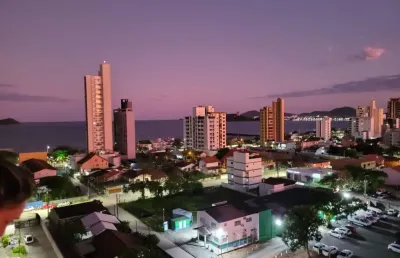 Apartamento vista mar no centro de balneario piçarras mobiliado