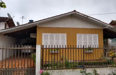 Casa no centro de penha sc pertinho da praia alegre