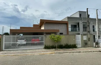 Linda casa em otima localização bairro itacolomi pertinho da praia
