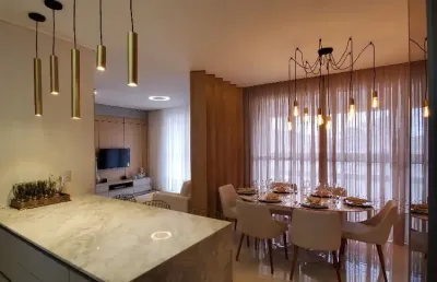 Lindo apartamento no centro de balneario piçarras com tres suites .