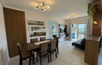 Apartamento mobiliado a 170 metros da praia com vista mar