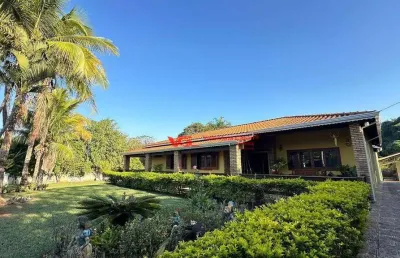 Chácara excelente e muito bem localizada com 02 casas à venda, 6275 m² por r$ 3.500.000 - colinas do mosteiro de itaici - indaiatuba/sp