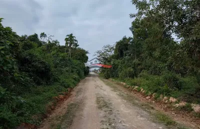 Terreno lote inteiro á venda no golfinho / caraguatatuba - sp