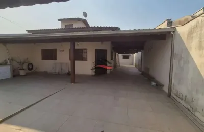 Casa com edicula e área gourmet , golfinho caraguatatuba-sp