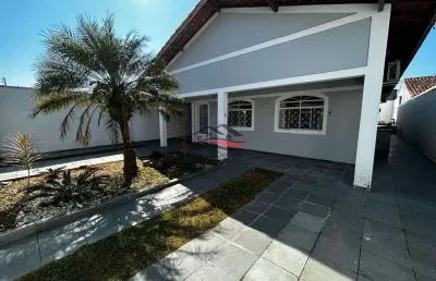 Casa à venda no bairro jardim britânia - caraguatatuba/sp