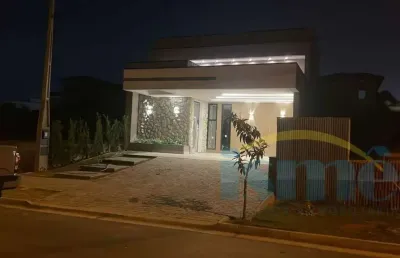 Casa térrea em condominio c/ 3 dorms., sendo 1 suíte