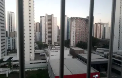 3 quartos sendo um suíte  andar alto bem localizado entre o shopping center recife e a praia de boa viagem