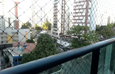 Posso mostrar qualquer dia apartamento desocupado tem 100 m 3 quartos  sendo uma suíte armários embutidos banheiros com box sala ampla para dois ambientes no endereço mais nobre da região pois fica na