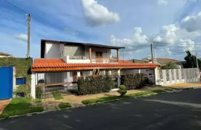 Sobrado à venda, 4 suítes, planejados, área gourmet, quintal grande, vila suíça, indaiatuba.