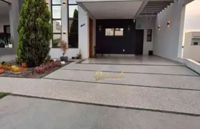 Casa térrea semi nova, à venda, 3 quartos, 1 suíte, planejados, piscina, condomínio mantova, indaiatuba.