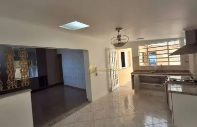 Casa térrea à venda, 2 dormitórios, planejados, quintal, centro, indaiatuba.