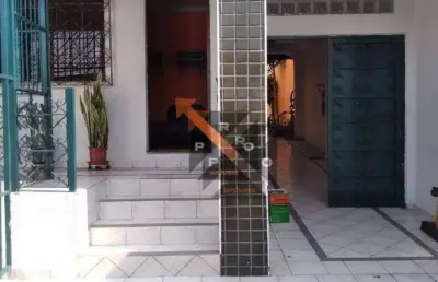 Galpão 420 m² de área construída 7 salas, 3 banheiros e vestiário para locação na mooca