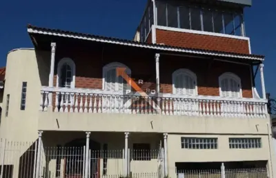 Lindo imóvel em estilo colonial - 4 dorms sendo 2 suítes - 4 vagas - terraço - salão de festas - estuda permuta - são caetano do sul