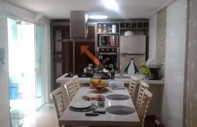 Mooca- oportunidade - sobrado de condominio - 3 dorms sendo 2 suítes e 3 vagas - quintal com churrasqueira
