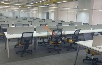Berrini - laje comercial - 586,65 m² área útil, 04 banheiros e 10 vagas de garagem, mobiliado com: mesas, cadeiras