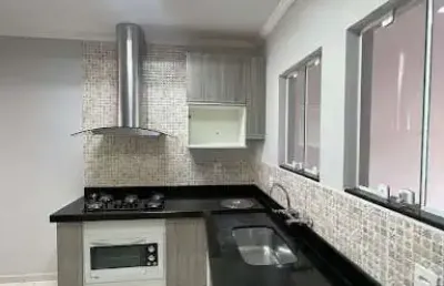 Casa à venda 3 quartos e amplo quintal ótima localização em araras/sp