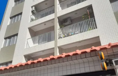 Apartamento 2 dormitórios no canto do forte 250m do mar