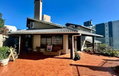 Casa com 3 quartos à venda na Rua Palmeira, Centro, Chapecó
