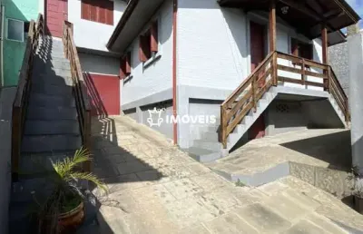 Excelente casa semimobiliada com 05 dormitórios no bairro nossa senhora de fátim