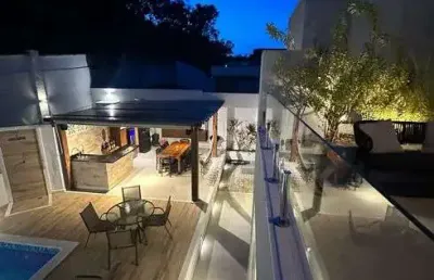 Casa alto padrão em alphaville com 4|4, 02g e 272m²