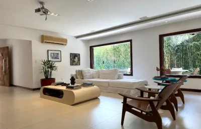 Linda casa com 4 suítes porteira fechada no horto florestal salvador- bahia