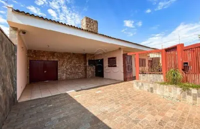 Casa com 4 quartos para alugar na Rua José Prudêncio Drigo da Silva, Jardim Tarraf, São José do Rio Preto