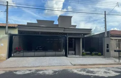 Casa com 3 quartos para alugar na Rua Rodolfo Petrucelli, Parque São Miguel, São José do Rio Preto